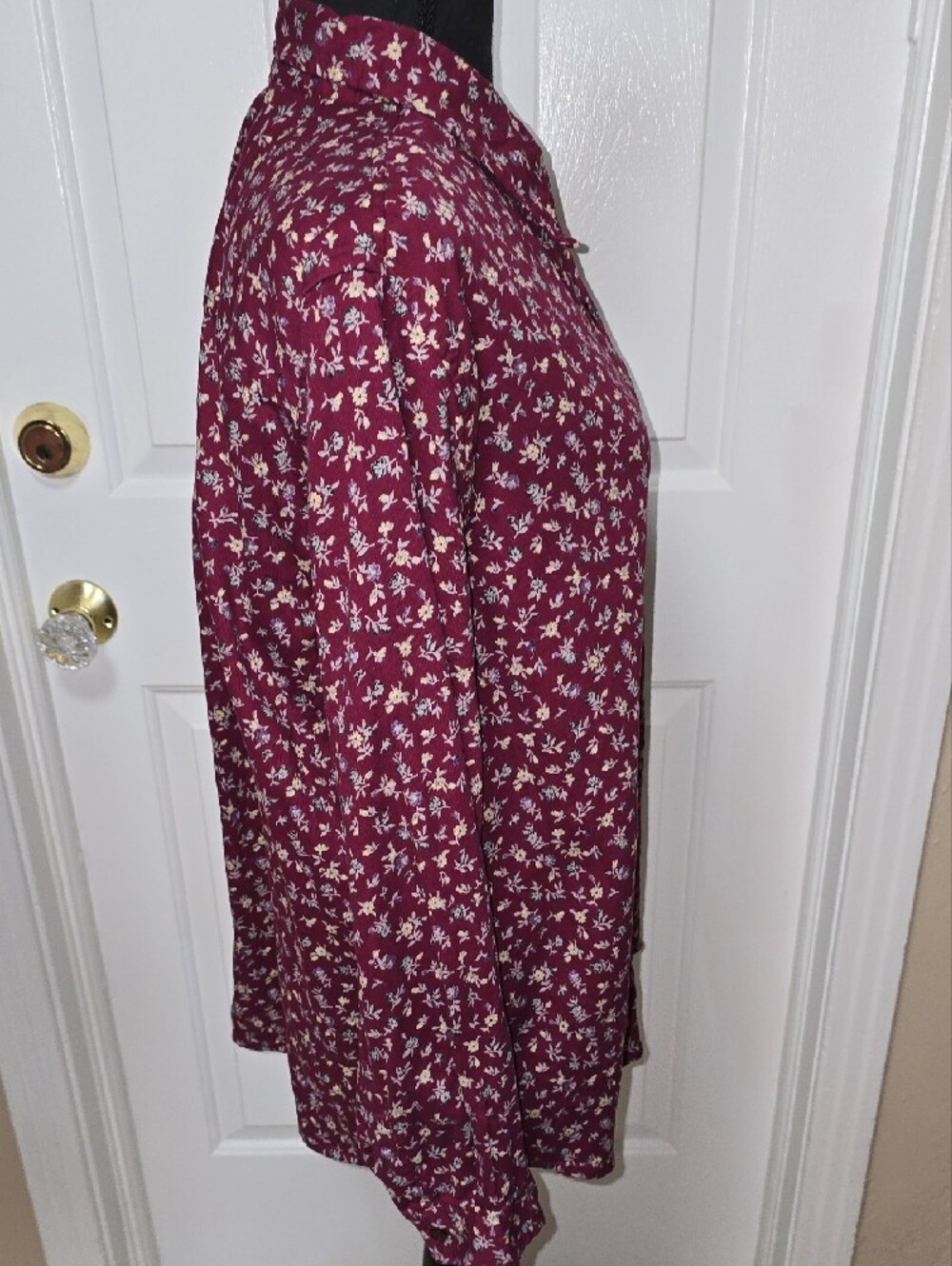 Dress Barn Classic Button-Up Shirt in Burgundy Floral Size 18W-20W - Picture 10 of 14